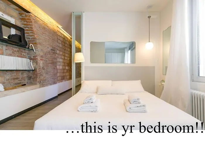 Punto Luce In Center Of