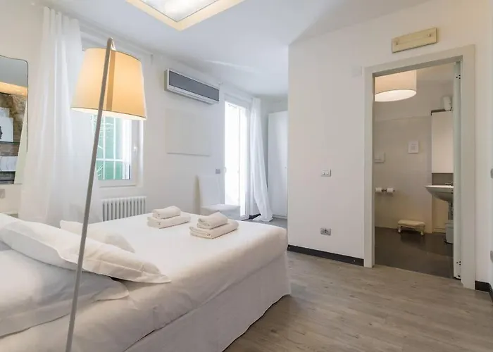 Punto Luce In Center Of